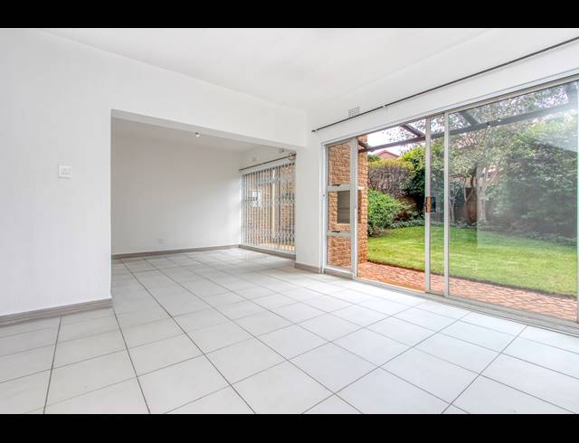 3 BEDROOM DUPLEX RENTED IN CONSTANTIA KLOOF